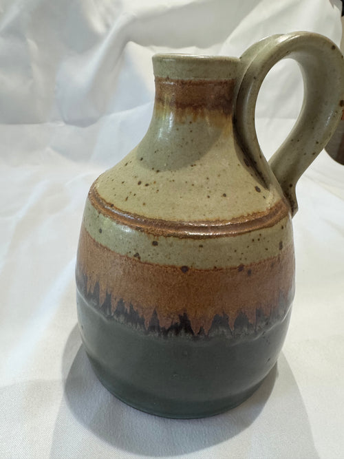 Ceramic bud vase/vessel with handle