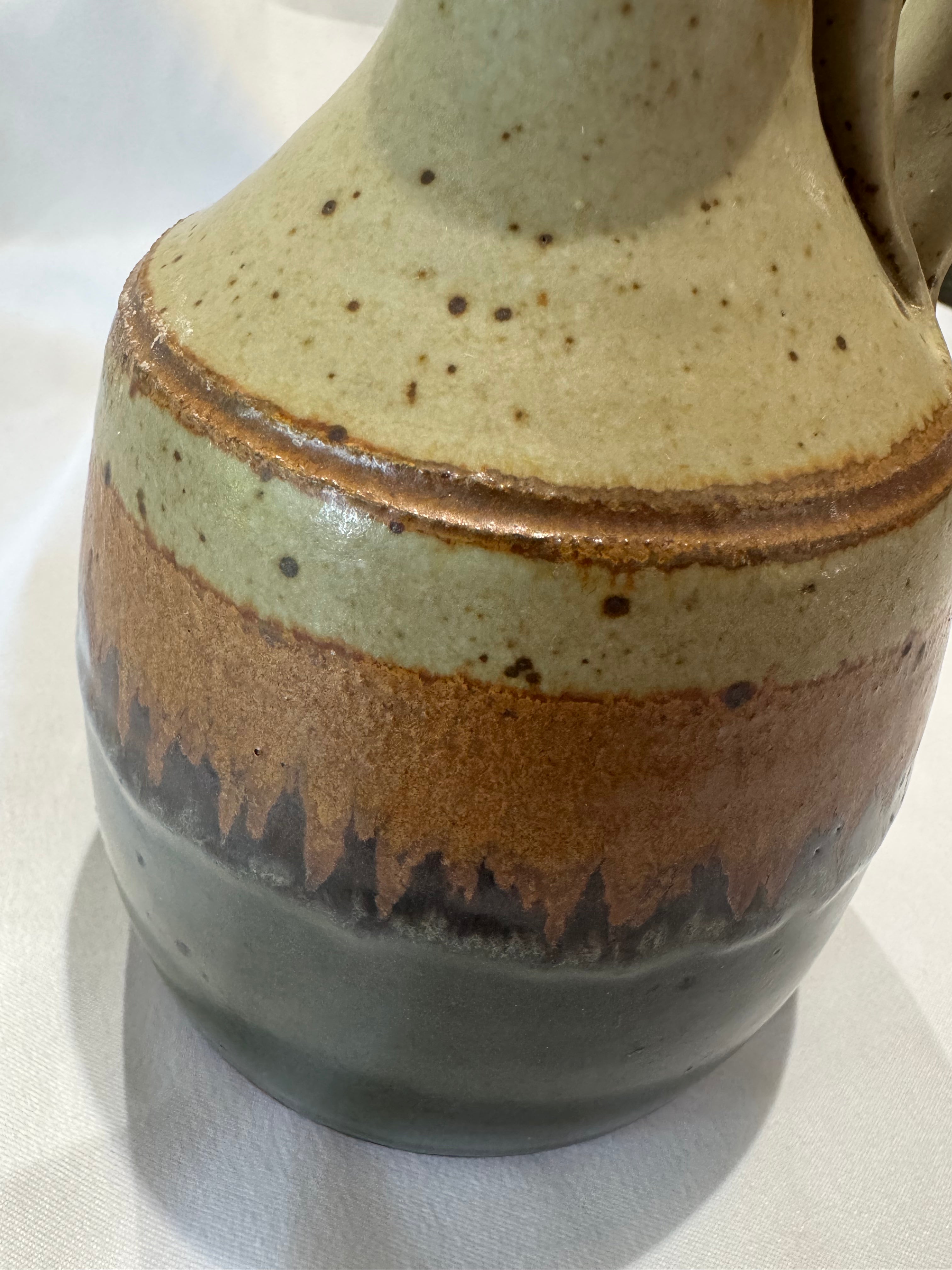 Ceramic bud vase/vessel with handle
