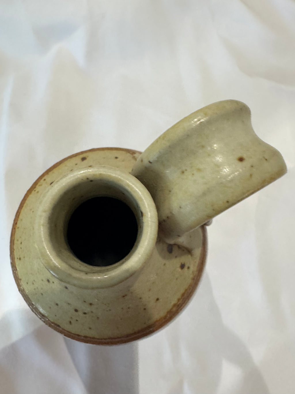 Ceramic bud vase/vessel with handle