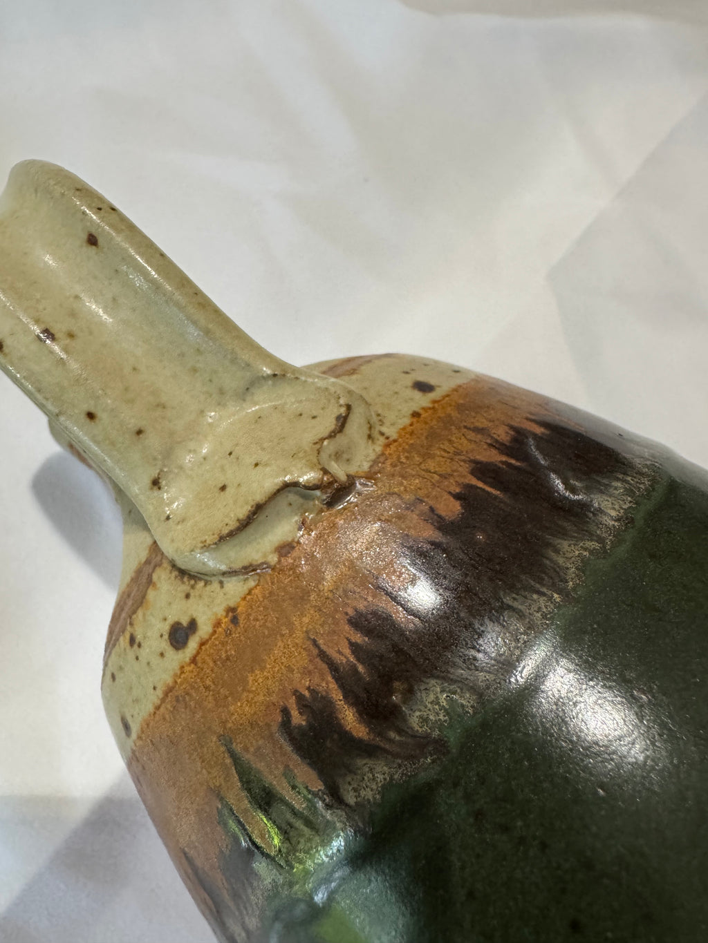 Ceramic bud vase/vessel with handle
